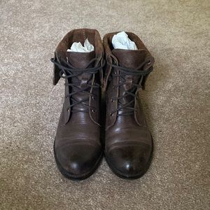 Gianni Bini brown leather boots
